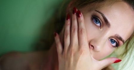 Takiego wirusa jeszcze nie było: zmusza użytkowników do wysyłania nagich fotografii