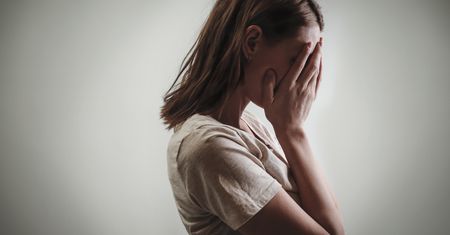 "Byłam niewolnicą we własnym domu". Kobiety tkwią w związkach, bo boją się bezdomności