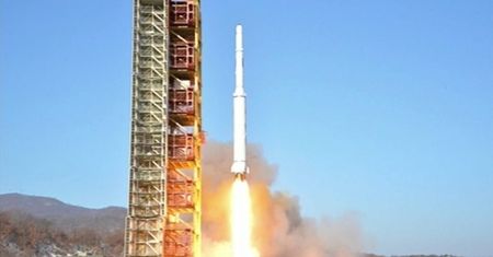 Północnokoreański pocisk przeleciał 700 km