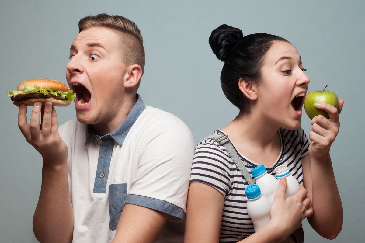 Cheat meal. Czy oszukany posiłek na diecie może przynieść korzyści?