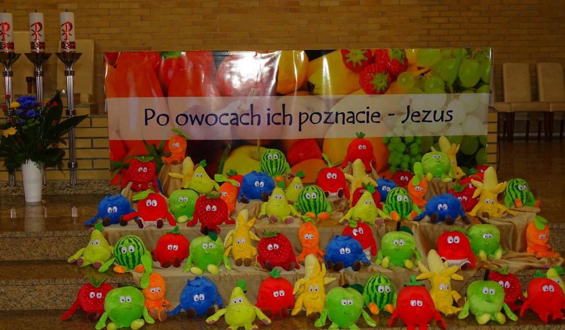 "Po owocach ich poznacie" czyli pierwsza komunia z Gangiem Świeżaków