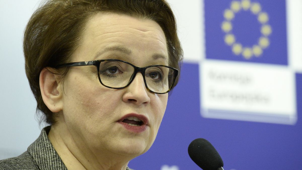 Anna Zalewska wystosowała pismo. Greta Thunberg ma odwiedzić PE w środę.