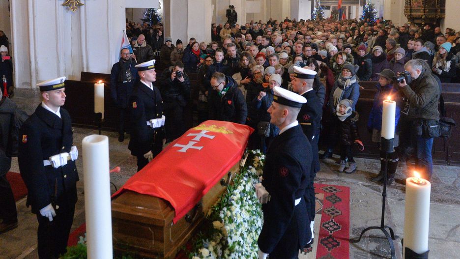 Czuwanie nad trumną Pawła Adamowicza w Bazylice Mariackiej