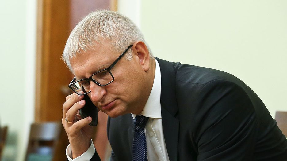 Zawieszenie posła to wynik skandalu obyczajowego z jego udziałem