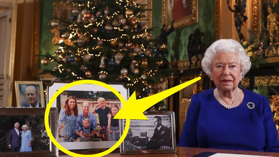 Królowa Elżbieta II w zielonym pokoju pałacu Bauckingham