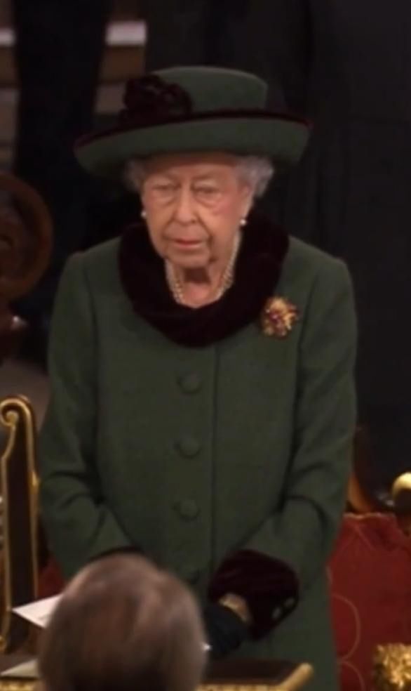 Elżbieta II nie mogła powstrzymać łez