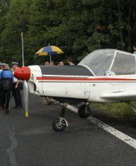 Awionetka awaryjnie lądowała na autostradzie