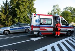 Był kompletnie pijany. Wiózł samochodem dwoje dzieci. Jazdę skończył w rowie