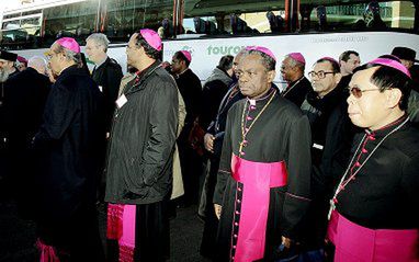 Stu biskupów modliło się o zdrowie papieża