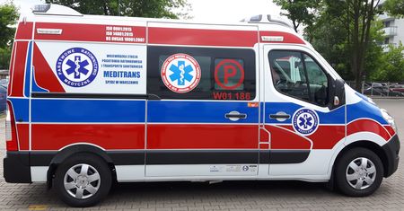 Warszawa. Zderzenie karetki z samochodem