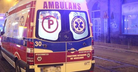 Palił papierosa w pociągowej toalecie. Pożałował