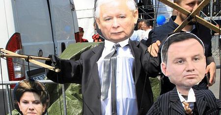 "FAZ": Kaczyński "siedzi wściekły w twierdzy". Musiał "pogrzebać ten plan" po słowach Dudy