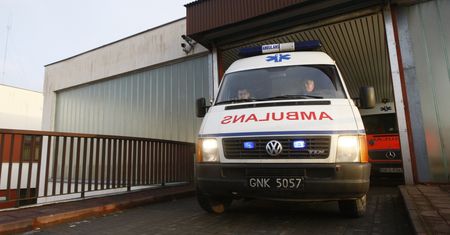 Dwie osoby na skuterze uderzyły w szynobus. Tragiczny wypadek