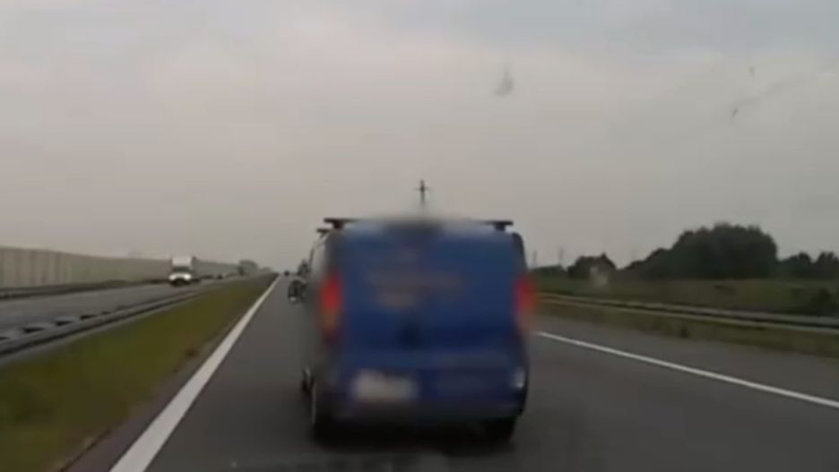 Kierowca nie ustąpił pierwszeństwa karetce