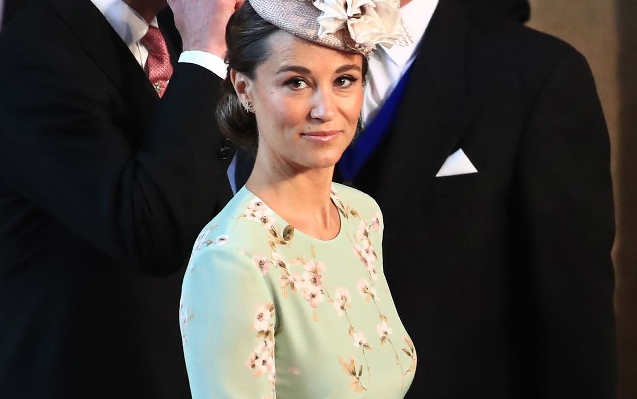 Pippa Middleton w ciąży na ślubie Harry'ego i Meghan. Brzuch już widoczny