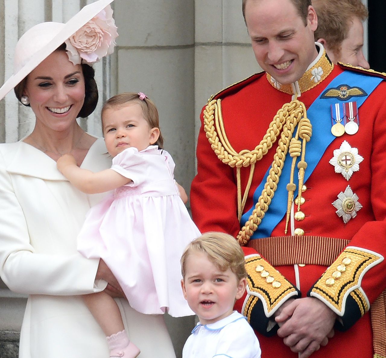 Kate Middleton z dziećmi na paradzie Trooping The Colour