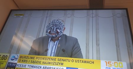 Senator PO zaskoczył wszystkich. W takim stroju wystąpił na mównicy