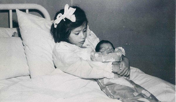 Lina Medina z dzieckiem
