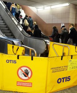 Awaria ruchomych schodów w warszawskim metrze. Wiadomo, co zawiniło