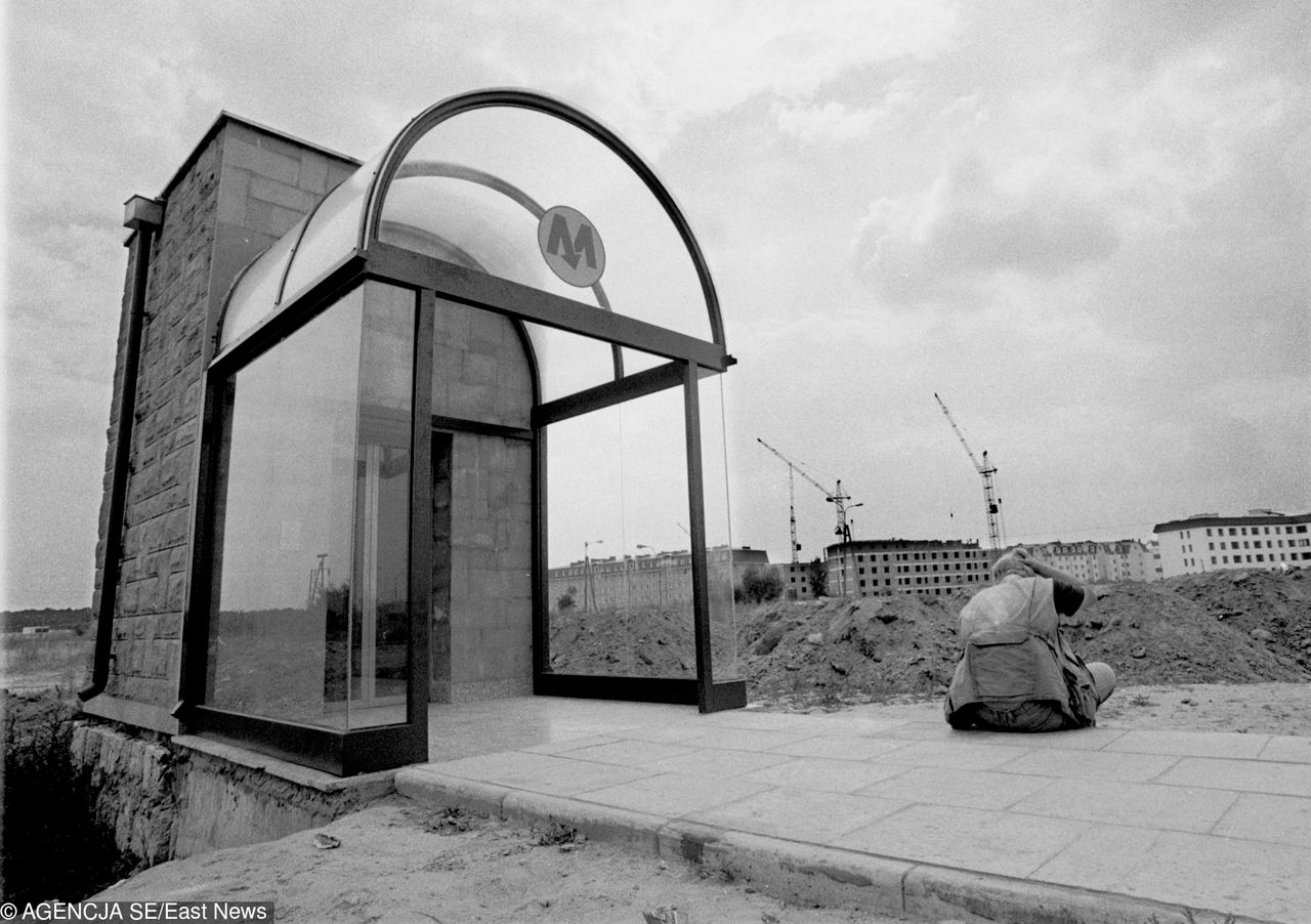 Warszawskie metro rodziło się w bólach. Tak wygląda jego historia