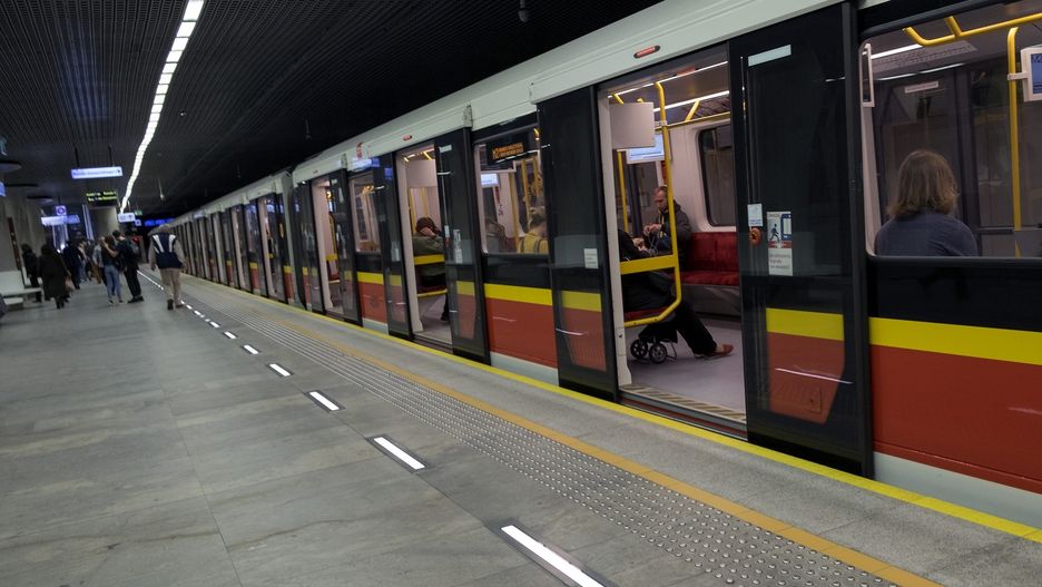 Atak rasisty w metrze warszawskim