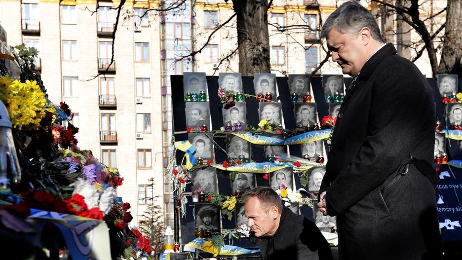 Donald Tusk oddał hołd ofiarom Majdanu Niepodległości