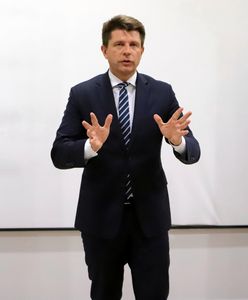 Petru zabrał z siedziby partii meble. "Pracownicy musieli siedzieć na kartonach"