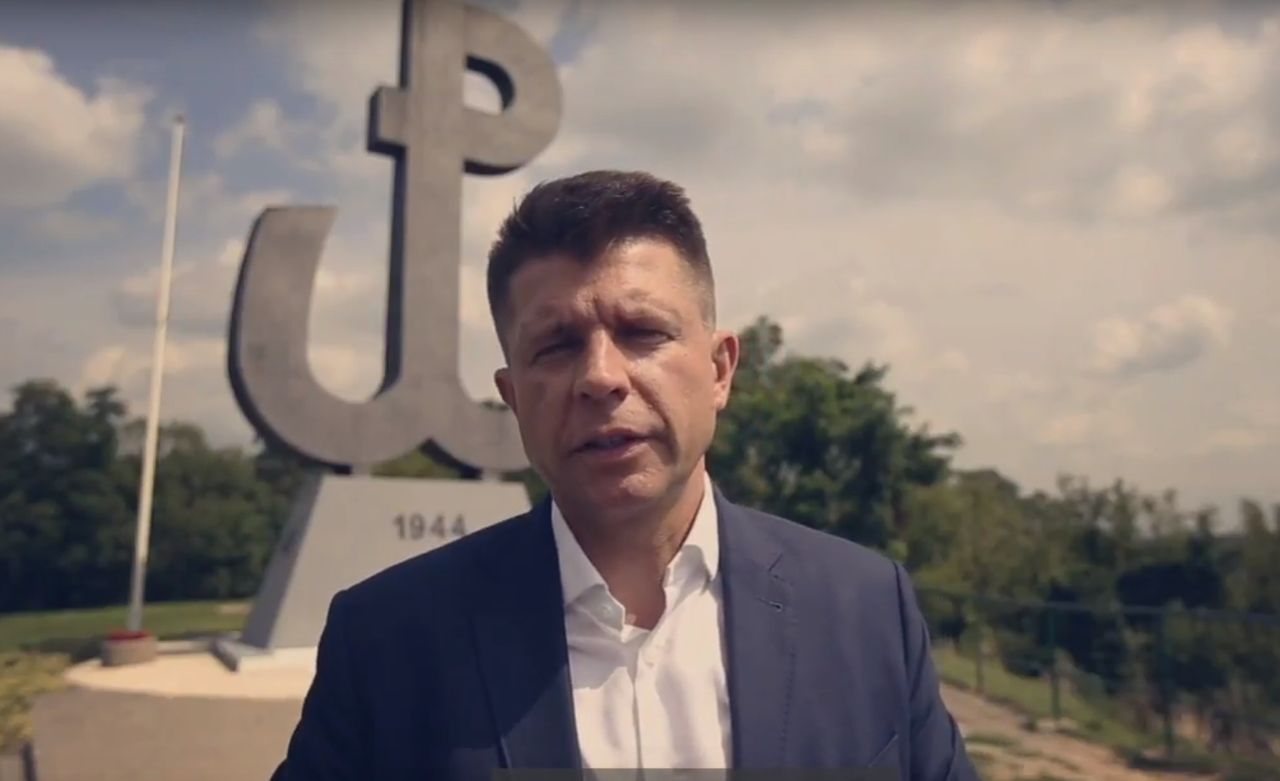 Ryszard Petru oddaje hołd powstańcom warszawskim. I zalicza wpadkę