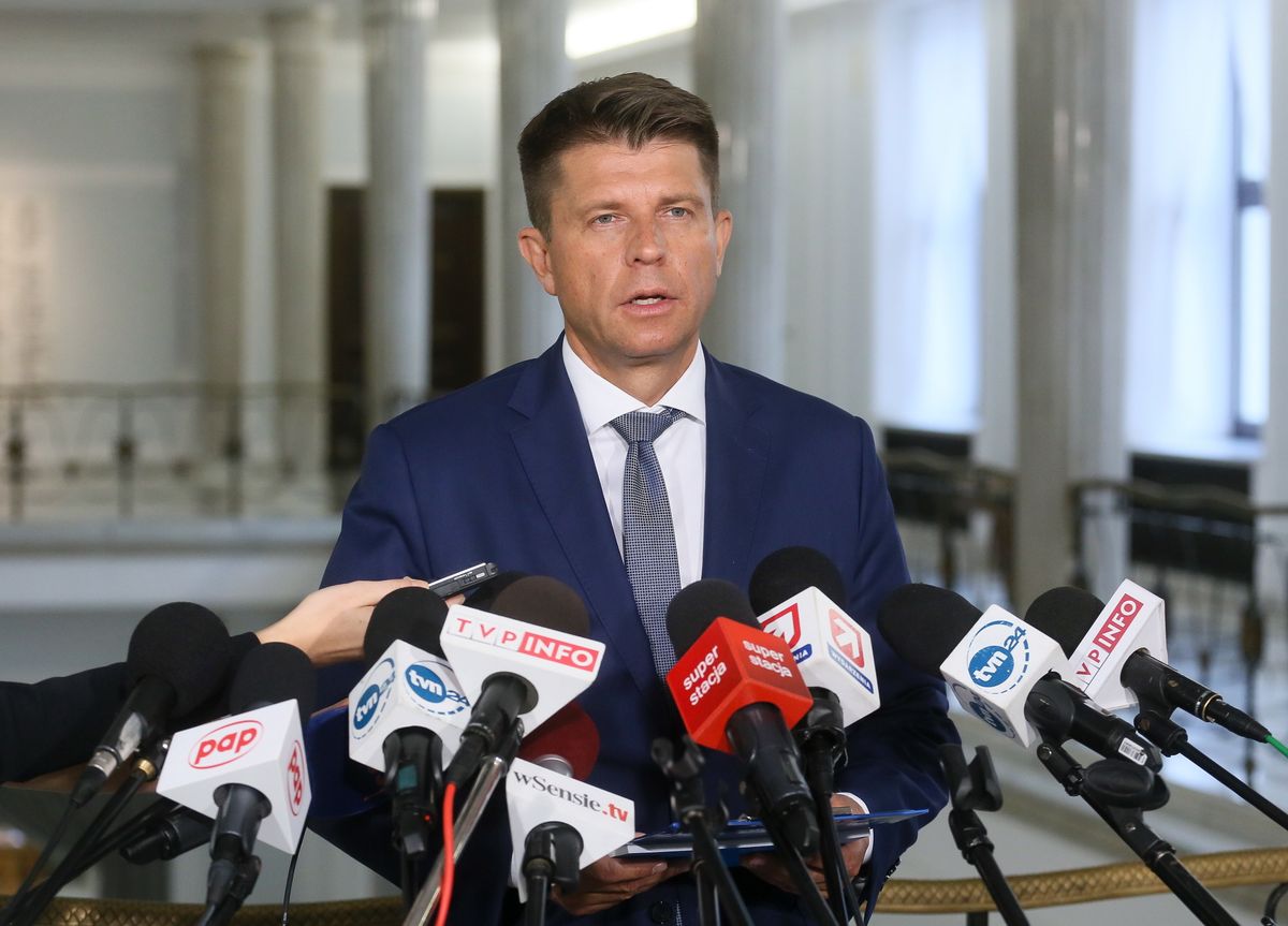 Petru: premier Orban wykorzystuje Jarosława Kaczyńskiego