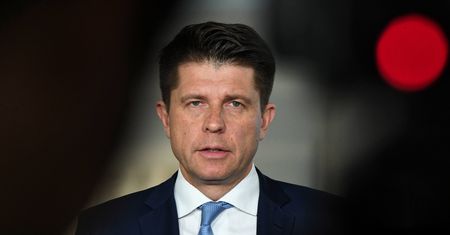 Jarosław Kaczyński pozwał Ryszarda Petru. "Wytoczył mi proces za tweeta"