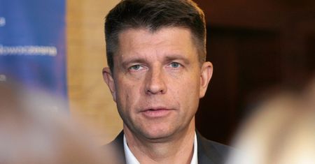 Nie jest już szefem Nowoczesnej. Teraz Ryszard Petru może stracić immunitet