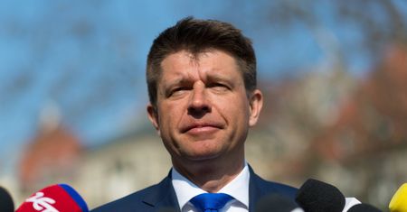 Petru o daninie solidarnościowej. "Nie ma potrzeby opodatkowania"