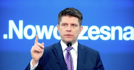 Ryszard Petru straszy internautów "prześwietlaniem"? To kolejny fejk w sieci