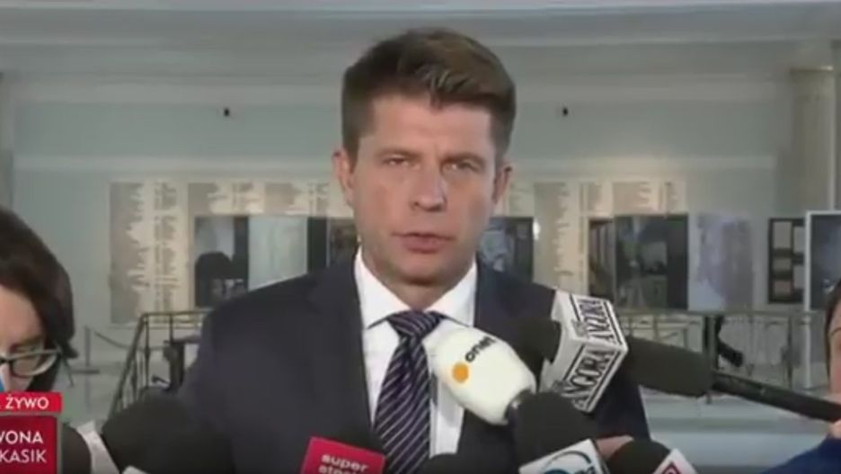 Lider Nowoczesnej Ryszard Petru podczas konferencji prasowej