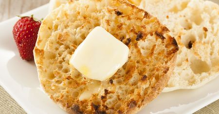 Angielski podwieczorek. Klasyczna receptura na crumpets