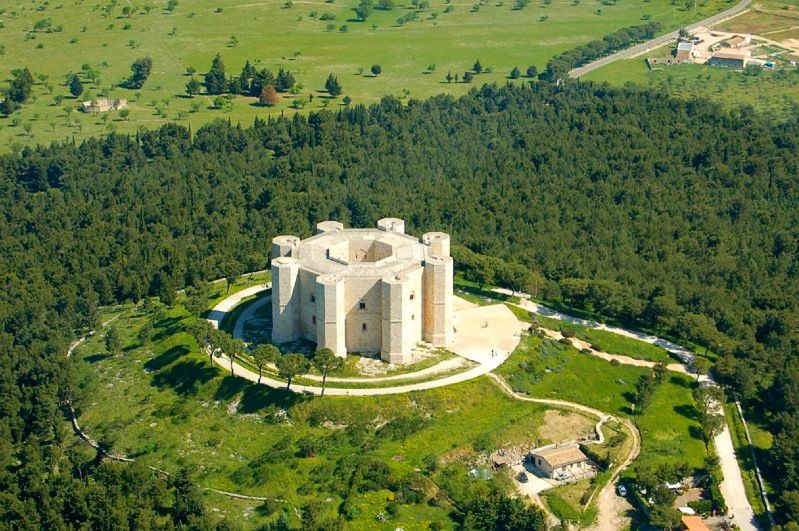 Włochy - tajemniczy Castel del Monte