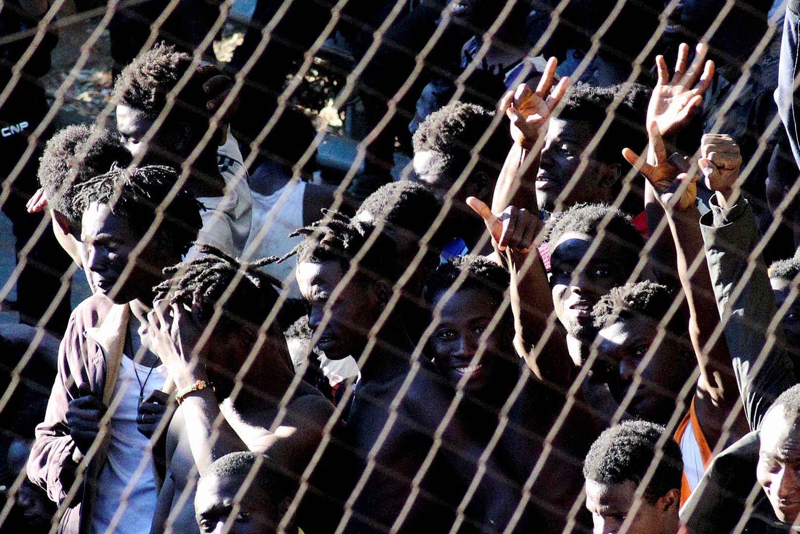 Tysiące imigrantów szturmują hiszpańską granicę w Ceucie. Zobacz relację reportera WP