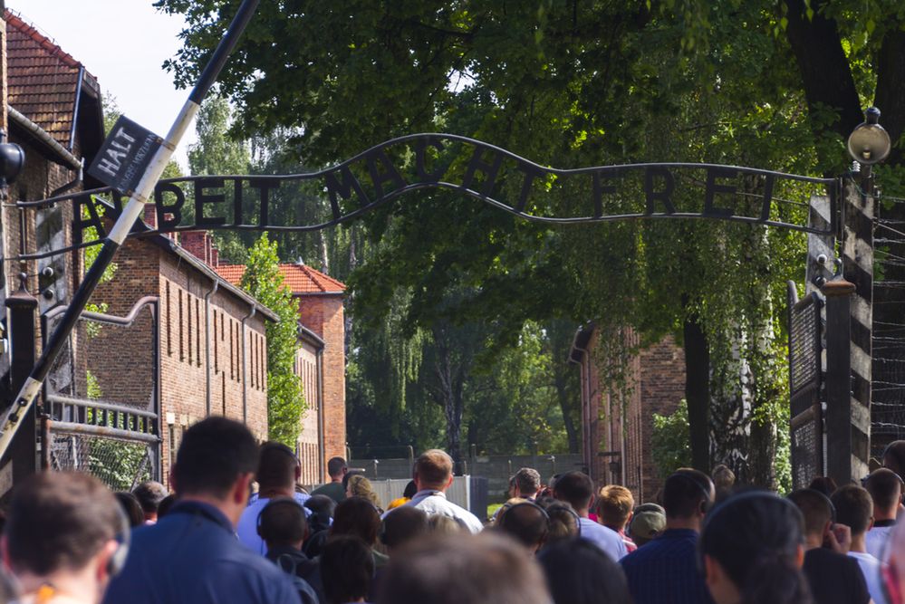 Rekord frekwencji w Oświęcimiu. Nigdy tylu turystów nie odwiedziło Miejsca Pamięci