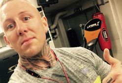 6 mężczyzn otoczyło matkę i córkę. Sportowiec bez nogi nie wahał się im pomóc