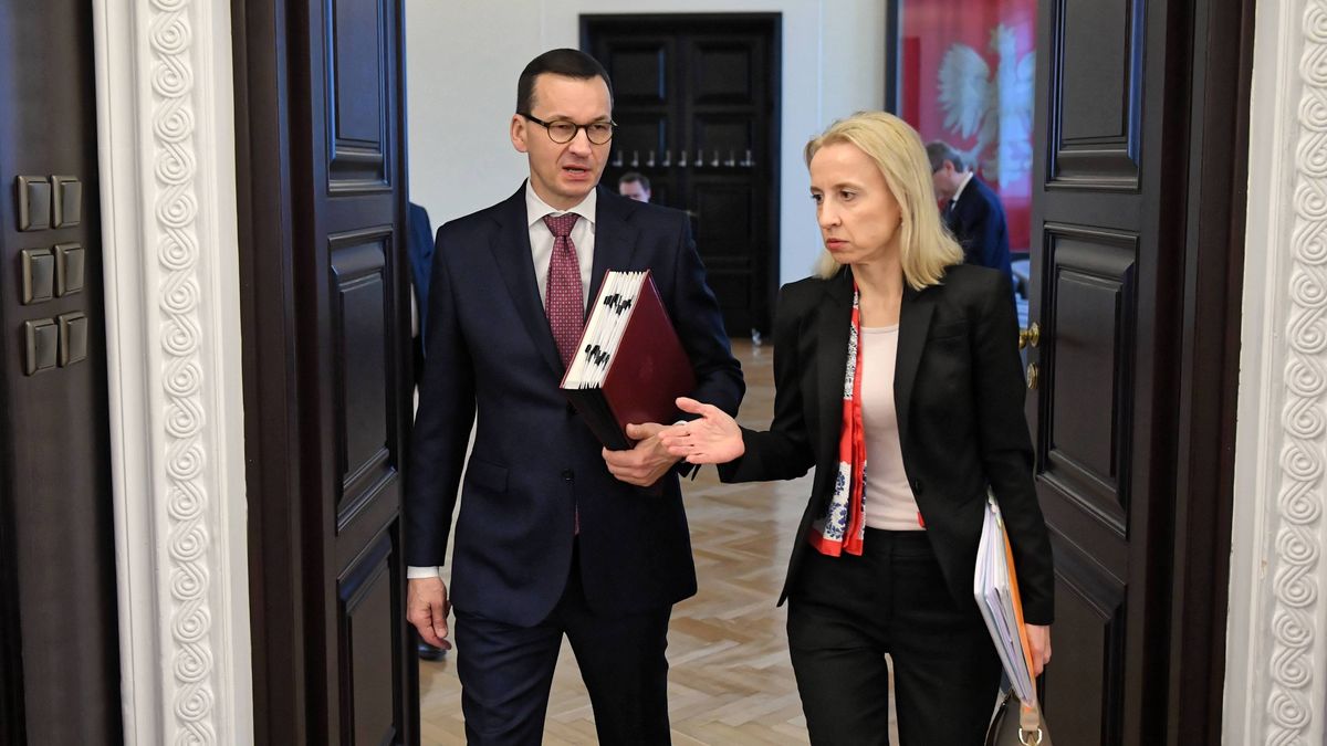 - Wiarygodność naszej polityki fiskalnej wspiera wysoko oceniana przez otoczenie międzynarodowe stabilizująca reguła wydatkowa - mówi Teresa Czerwińska.