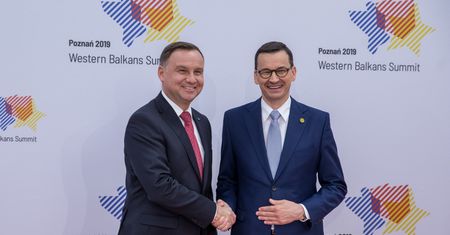 Sondaż. Andrzej Duda i Mateusz Morawiecki w oczach Polaków. Ocenili ich pracę
