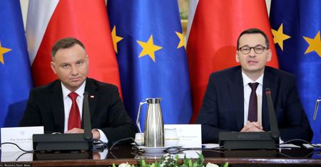 Andrzej Duda i Mateusz Morawiecki na czele rankingu zaufania. Zanotowali wyraźny spadek