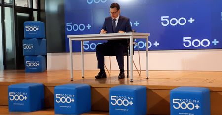 500+ na każde dziecko. Rząd przyjął projekt. 6,8 mln dzieci dostanie 500 zł