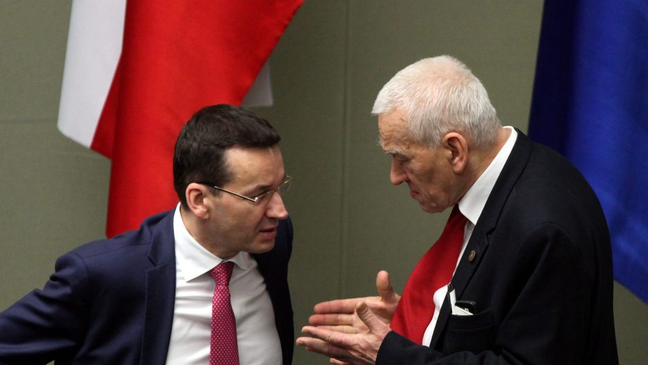 Ksiądz Tomasz Jagierski domaga się od Kornela Morawieckiego, ojca premiera Mateusza Morawieckiego, zwrotu blisko 100 tys. zł.
