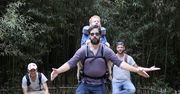 Kevan zwiedził całą Europę. Kumple nosili go... w plecaku