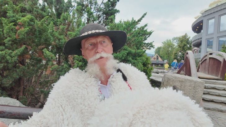 Zakopiański misiek zapowiada zimę. "Będzie ostro"