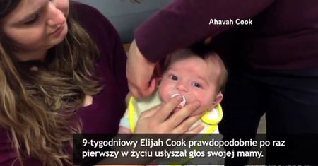 Niemowlę po raz pierwszy usłyszało głos matk