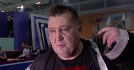 Adam Kraśko płacze przed kamerą