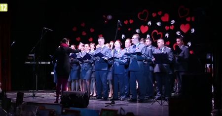Wzruszający gest więźniów. Ratują córkę strażnika