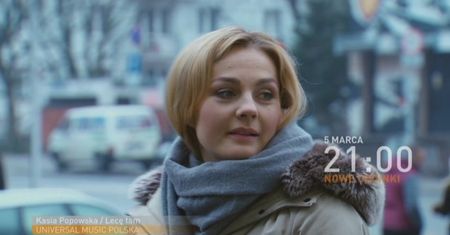 Liszowska pije wino w zwiastunie "Przyjaciółek"